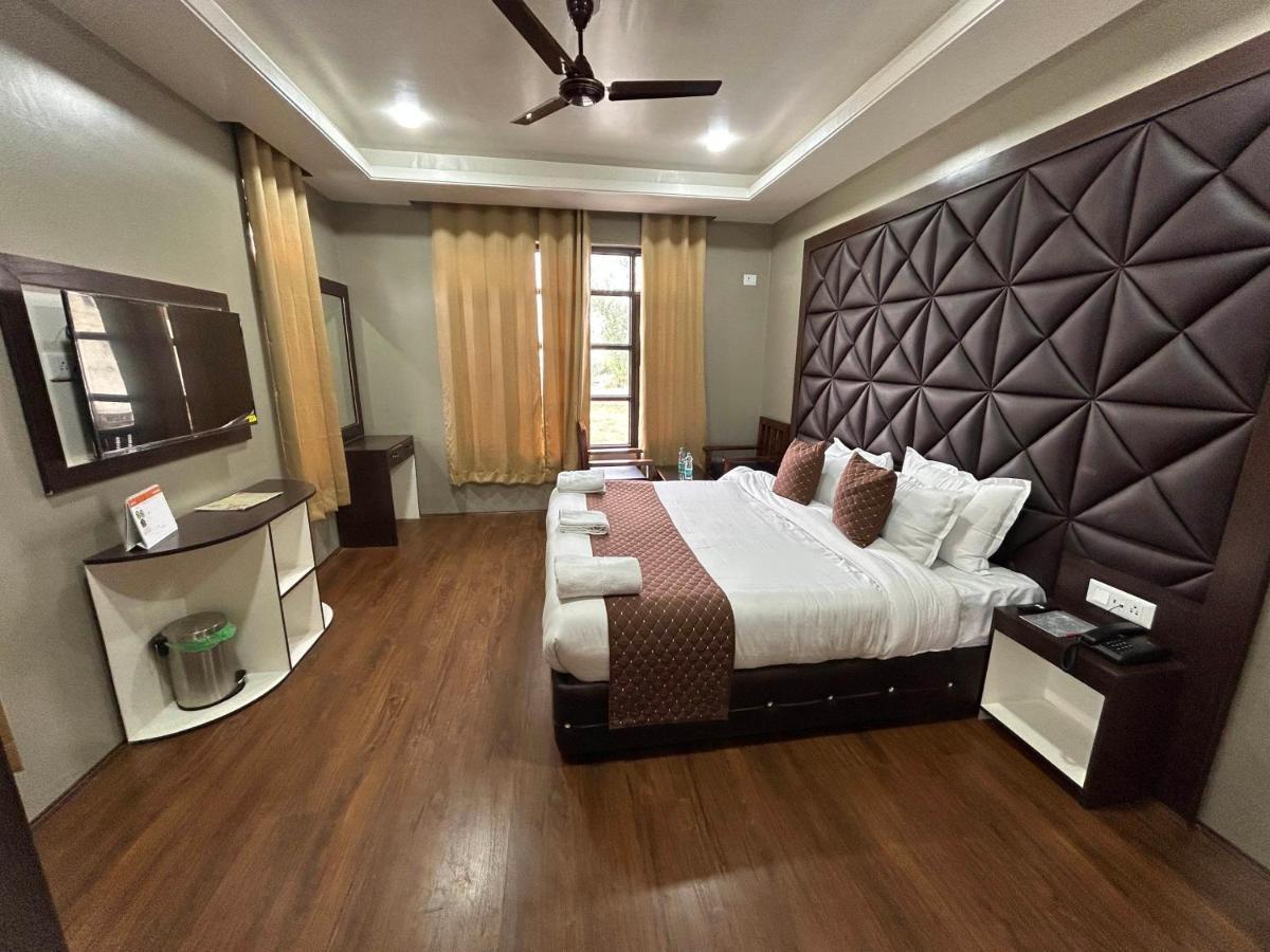 Fair Mount, Airport Road, Humhama Srinagar Hotel Kültér fotó