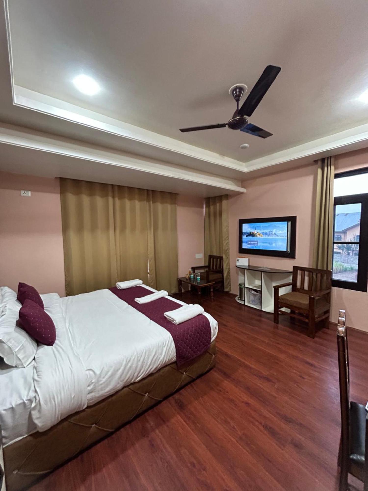Fair Mount, Airport Road, Humhama Srinagar Hotel Kültér fotó