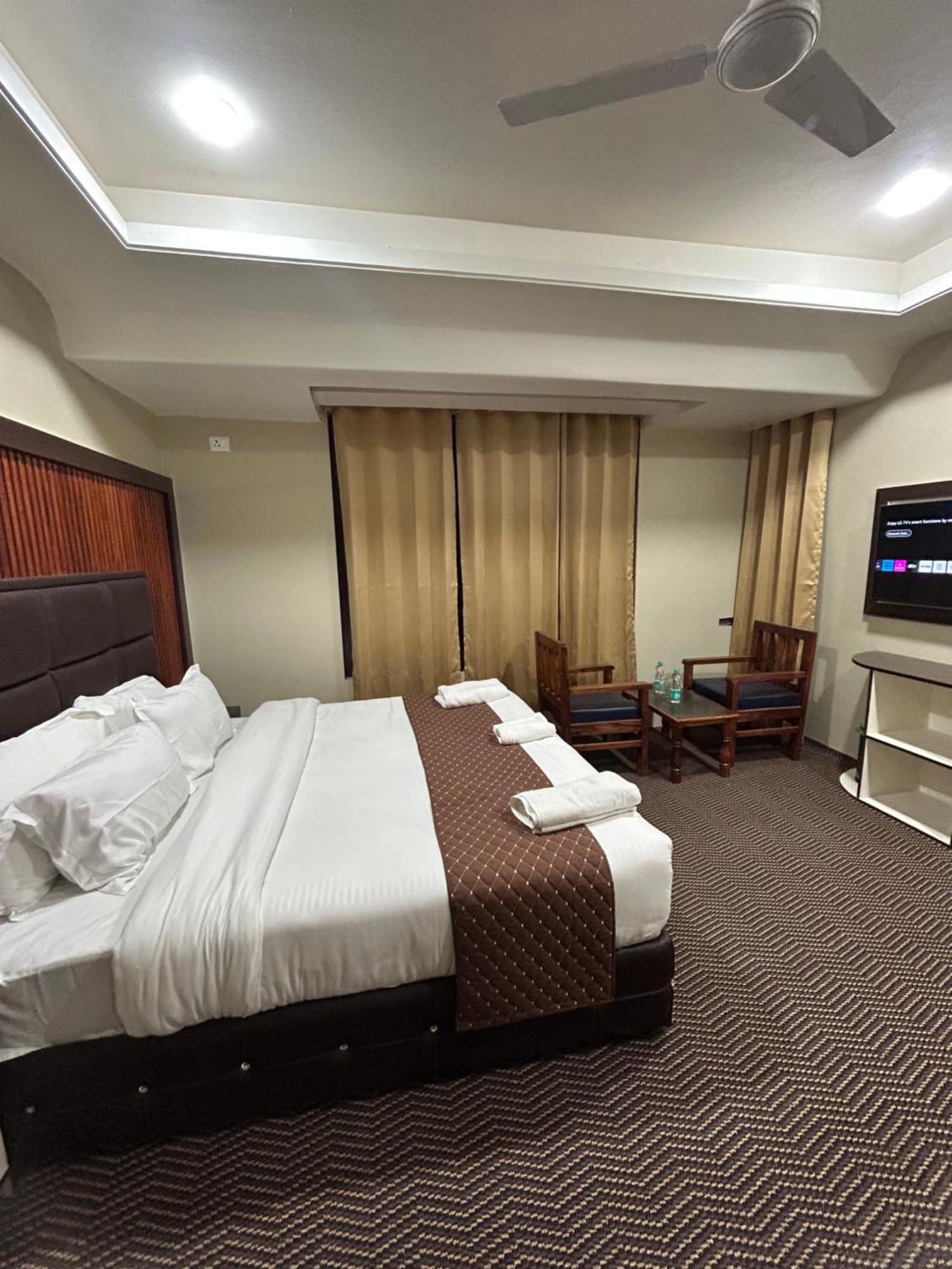 Fair Mount, Airport Road, Humhama Srinagar Hotel Kültér fotó